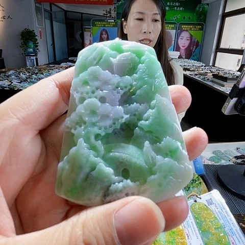 翡翠未镶嵌颈饰翡翠