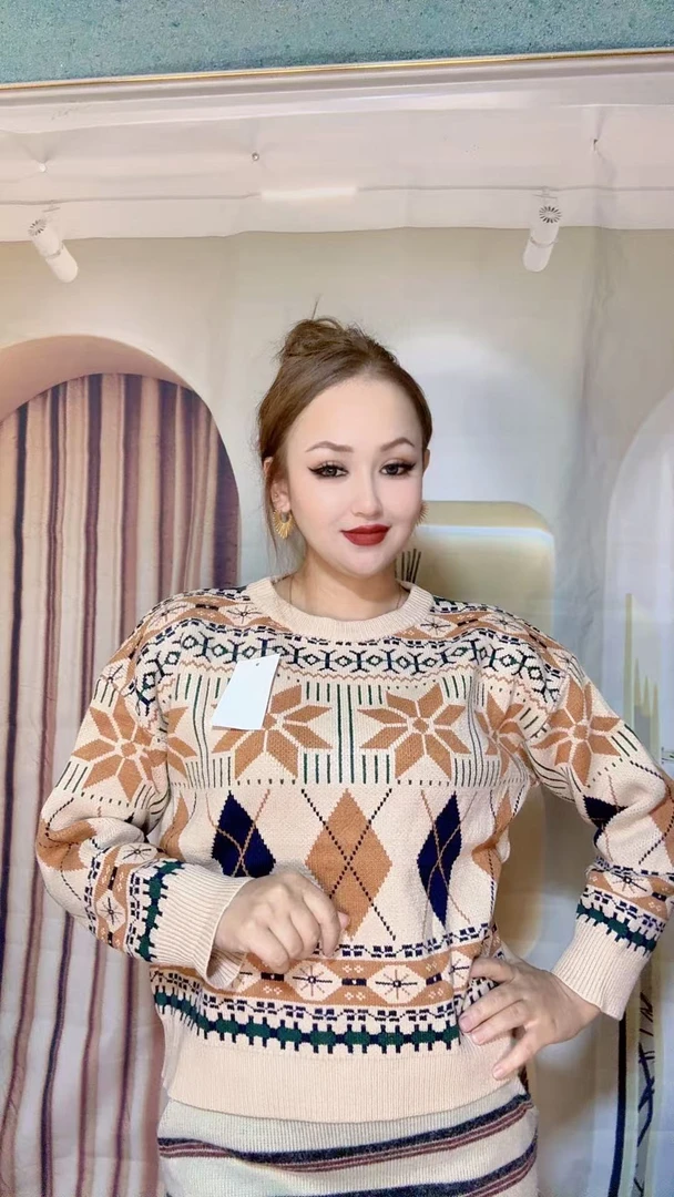 常规款宽松型圆领套头款衫网红长袖毛衣潮流