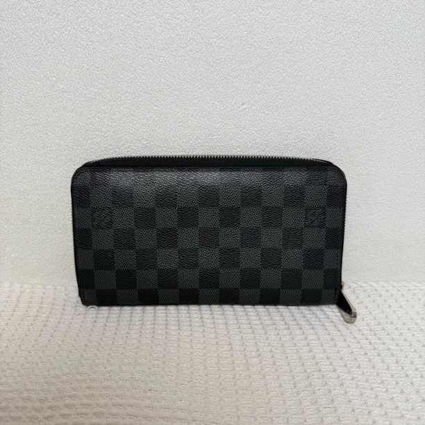99新 LouisVuitton/路易威登 97新4887/时尚黑棋盘格拉链钱包