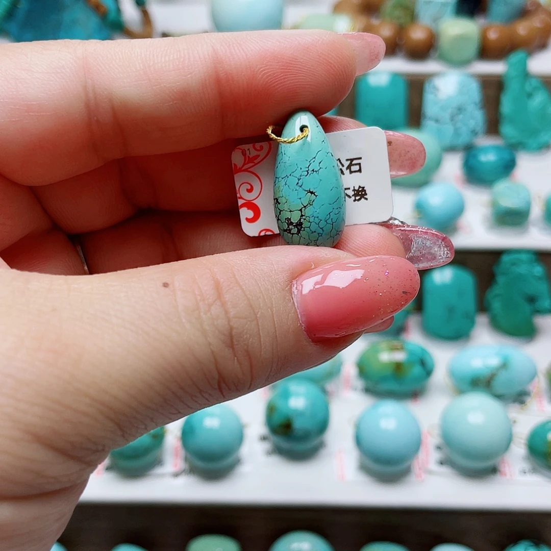 绿松石未镶嵌摆件