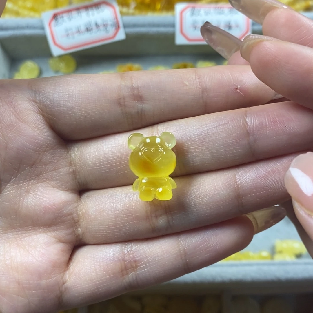 琥珀裸石未镶嵌小熊