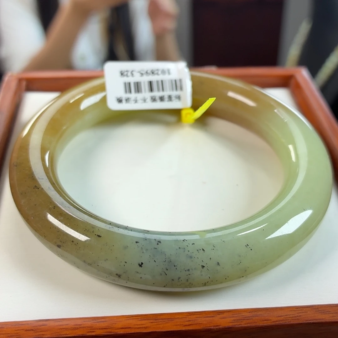 和田玉手镯未镶嵌18  56/57