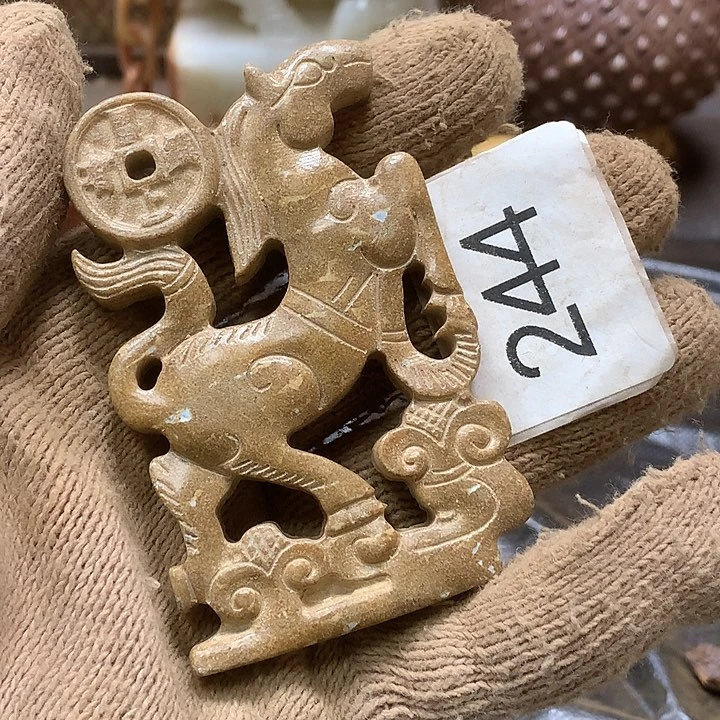 未镶嵌和田玉挂件