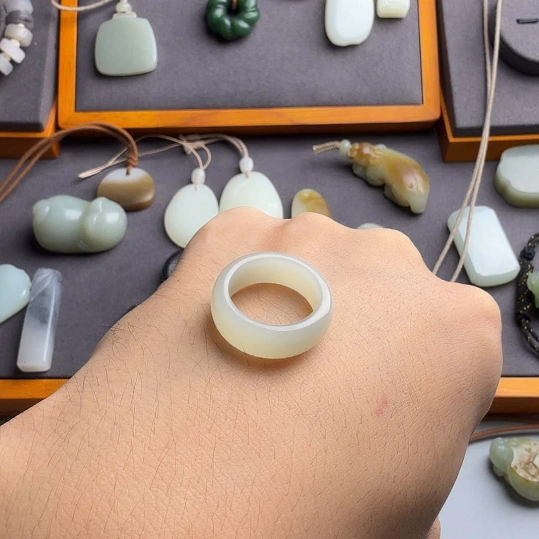 和田玉（糖玉）未镶嵌颈饰