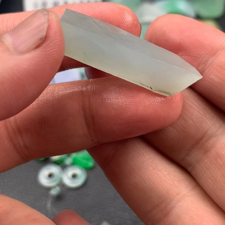 定制翡翠未镶嵌材料定制