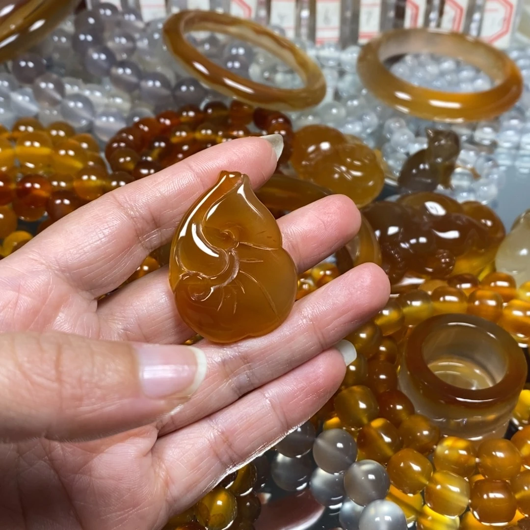 玛瑙/玉髓未镶嵌玛瑙吊坠