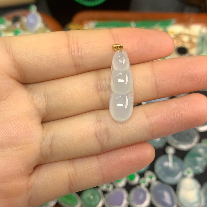 翡翠18K金镶嵌颈饰翡翠