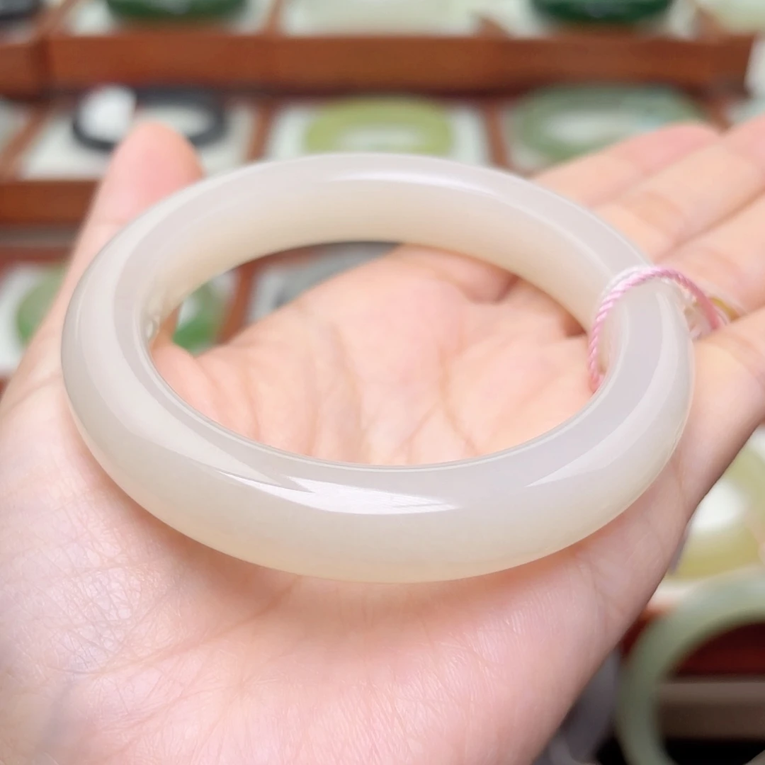 【闪购商品】未镶嵌手镯和田玉