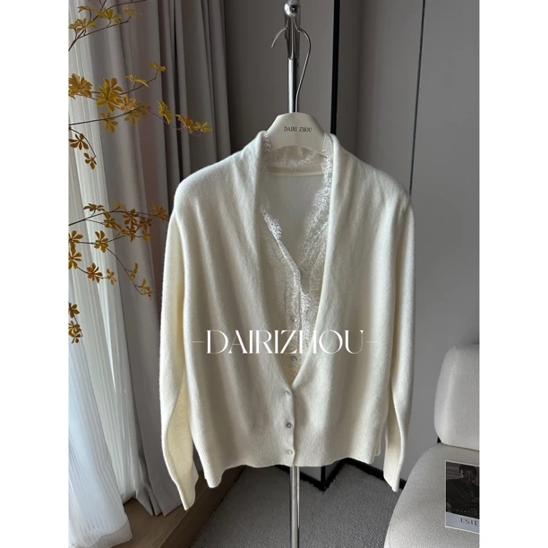 DAIRI  ZHOU▪️寻找到光芒   100羊毛假两件拼蕾丝针织衫简约气质