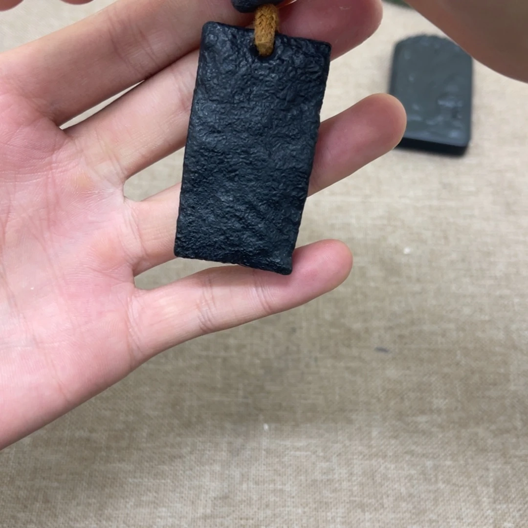 冷***伪和田玉未镶嵌颈饰