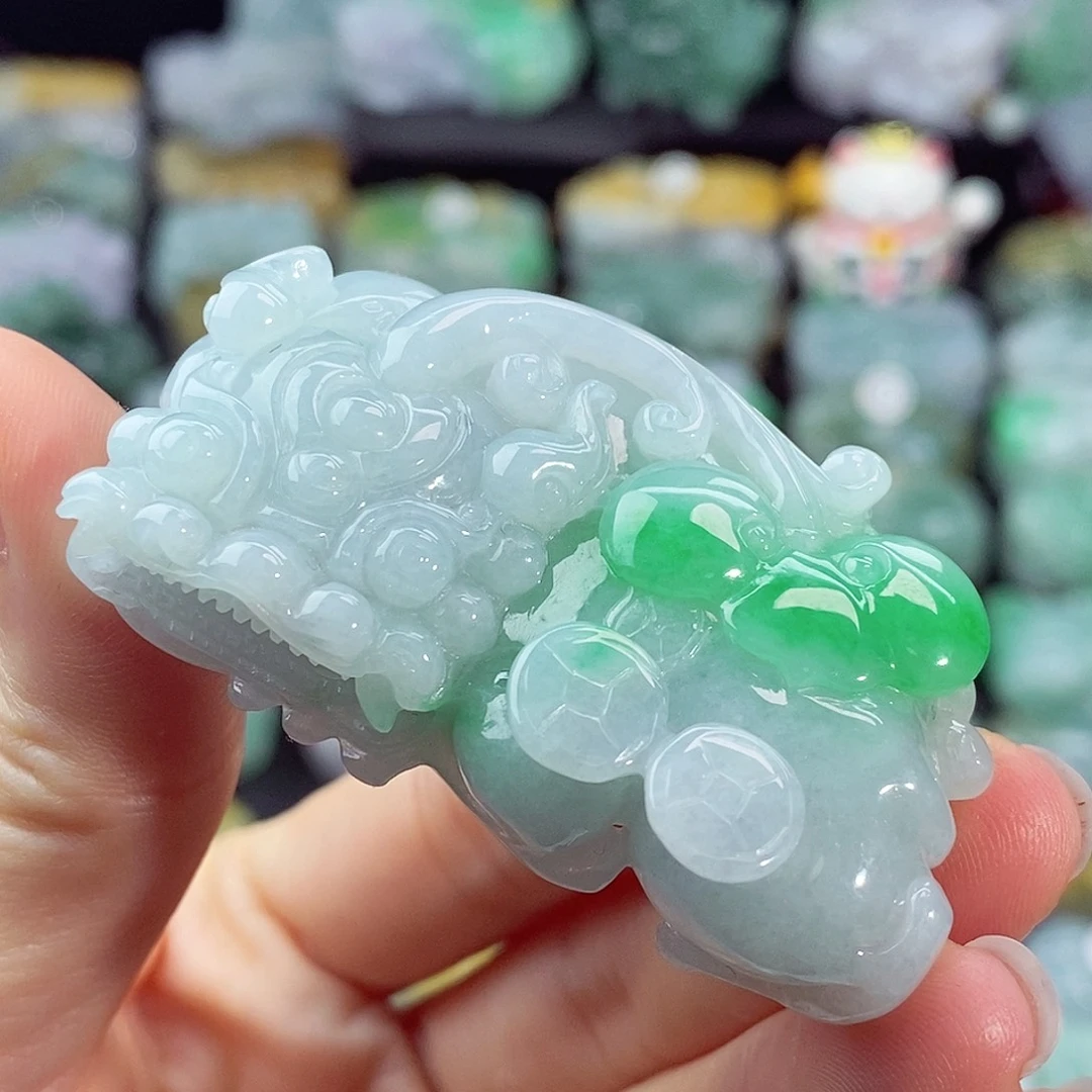 颈饰未镶嵌翡翠天然