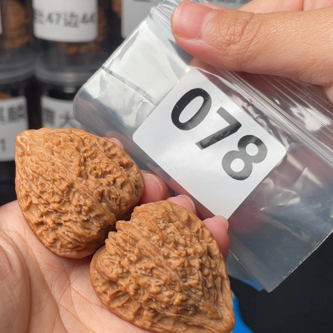 文玩核桃把件37塔尖