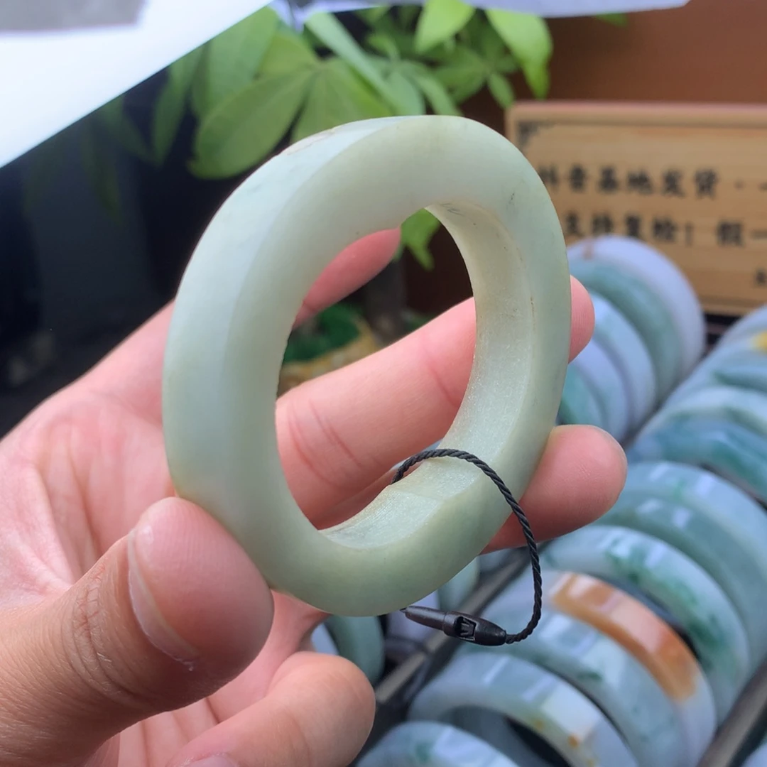 未镶嵌手镯定制翡翠定制手镯