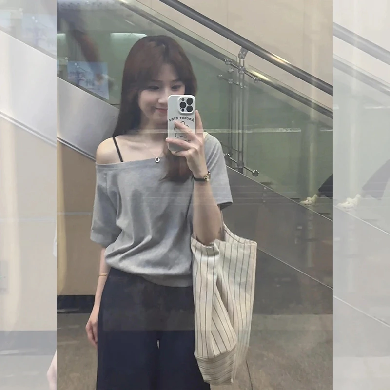 拉夏贝尔黑色夏季露肩t恤短袖宽松t恤女纯欲美女斜肩上衣设计感