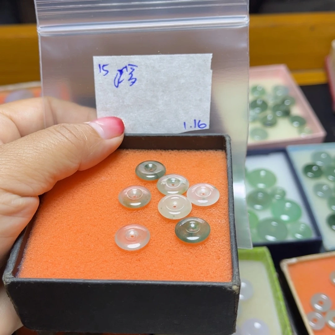 定制翡翠未镶嵌红****馆不