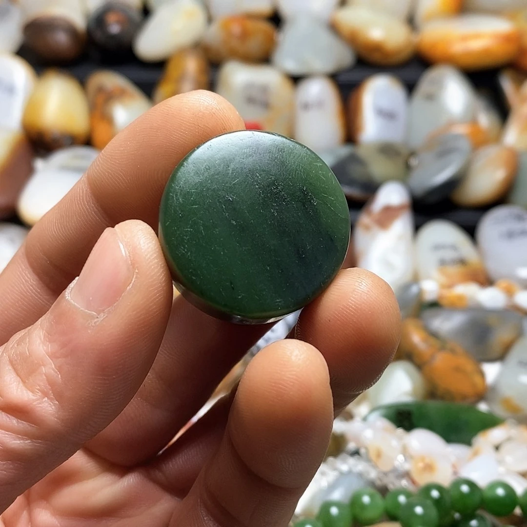 和田玉颈饰未镶嵌吊坠