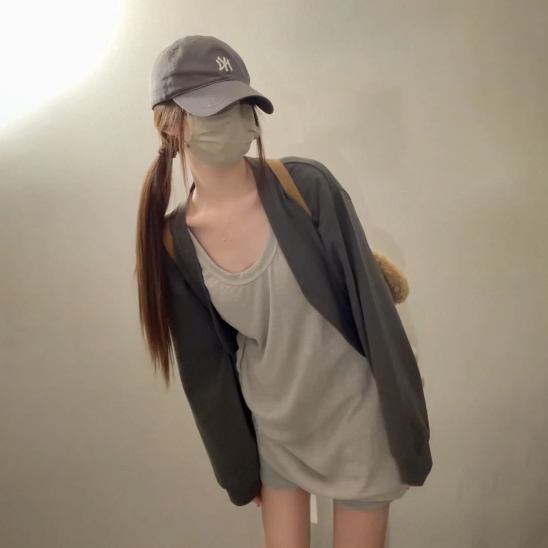 早秋韩系氛围感穿搭灰色针织开衫女2025新款高级感慵懒风外套上衣