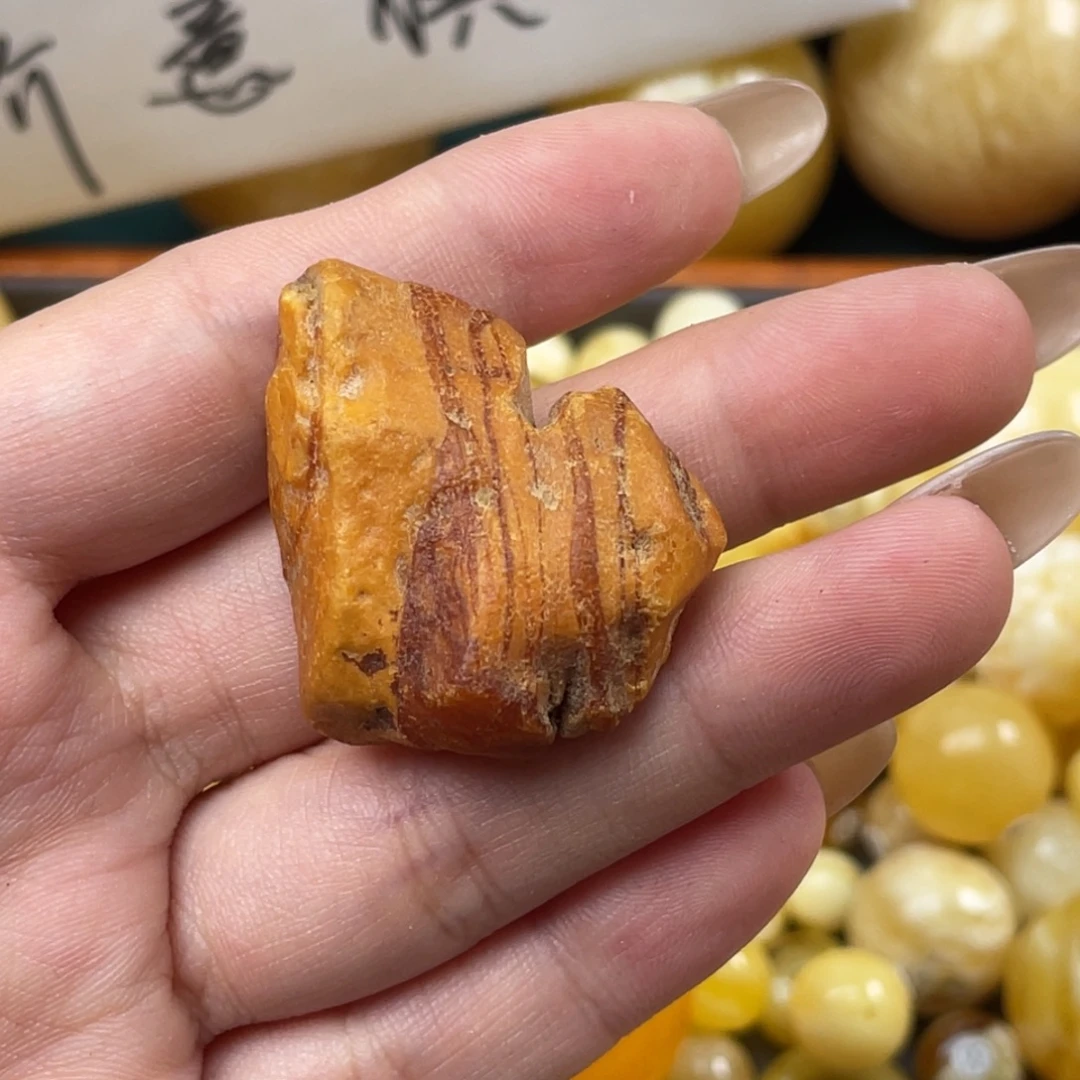 蜜蜡未镶嵌珠宝奇石