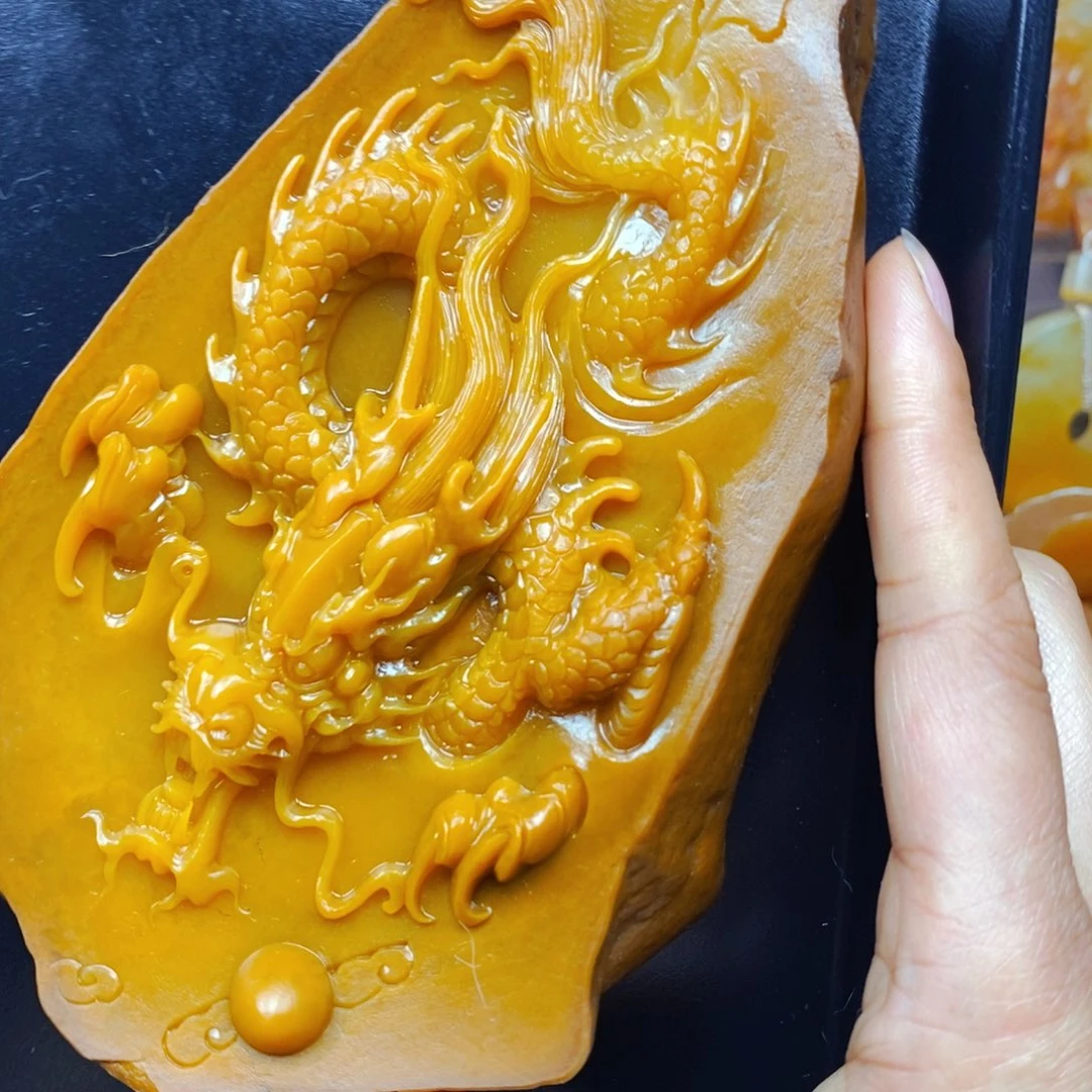 未镶嵌石英质玉（黄龙玉）颈饰