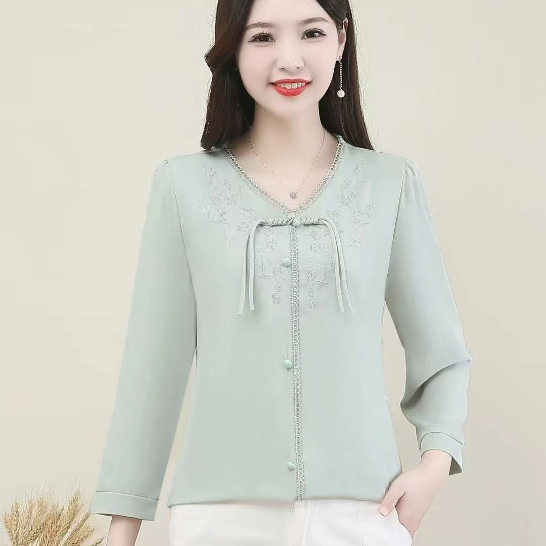中袖新款V领刺绣时尚洋气大方甜美减龄气质百搭凉爽舒服透气
