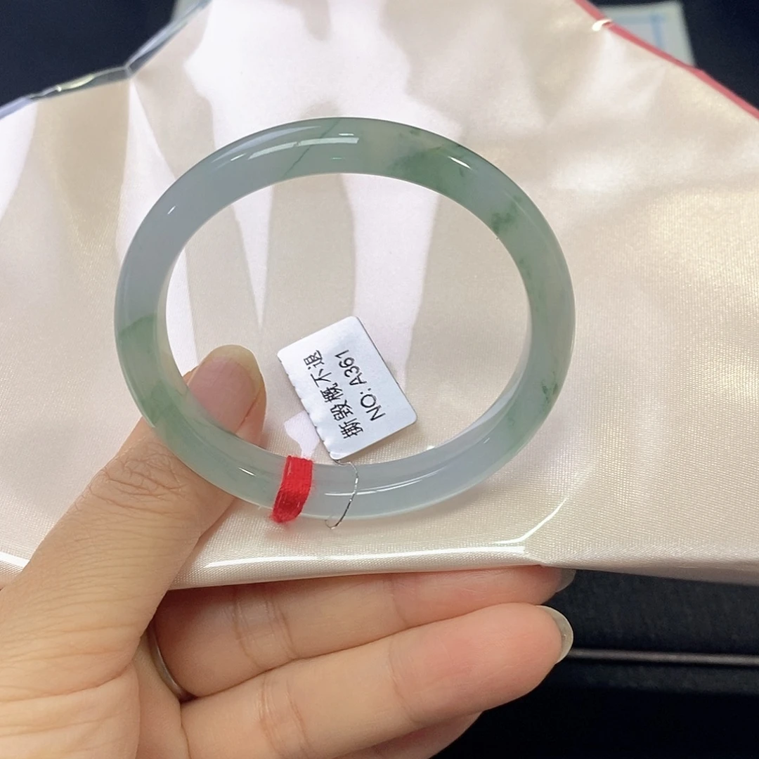 翡翠未镶嵌手镯（贵妃镯）51.3