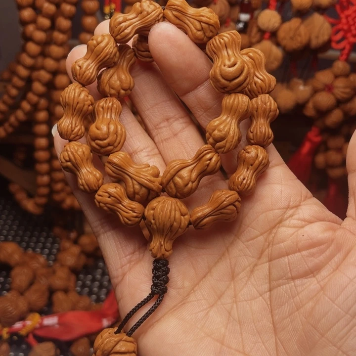 木质类龙纹桃枭挂件