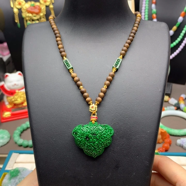 翡翠未镶嵌颈饰翡翠如意