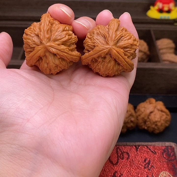 就***是把件文玩核桃白奔