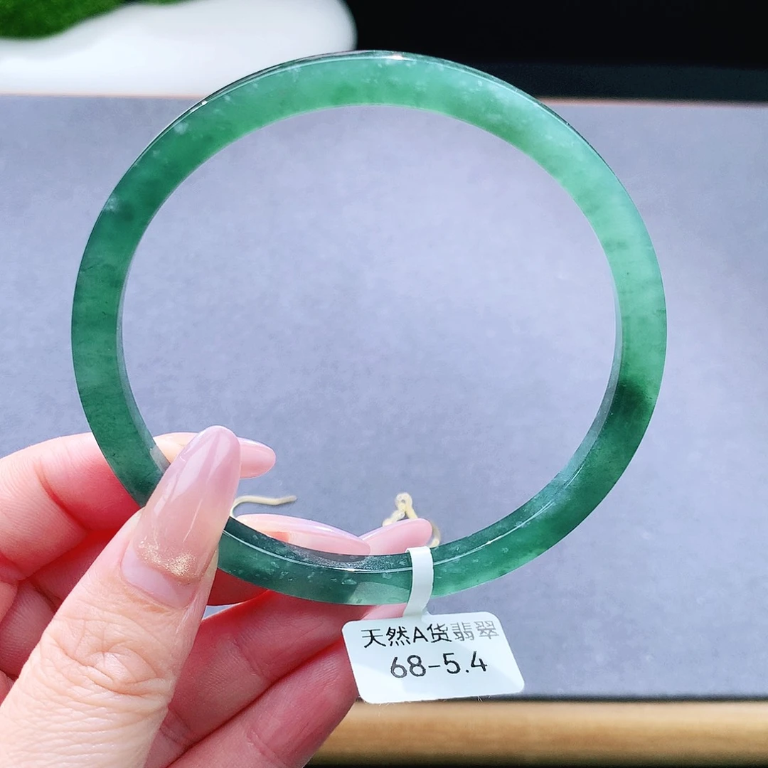 未镶嵌手镯（圆镯）翡翠