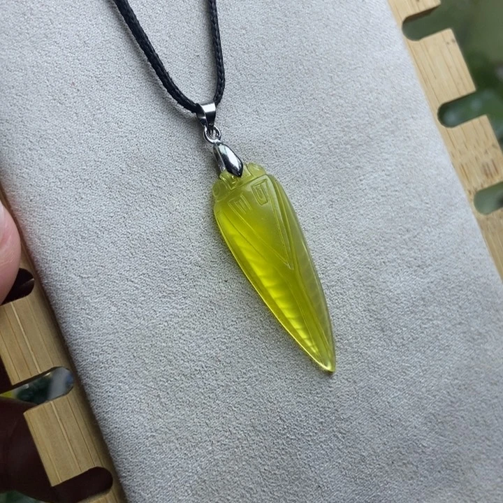 蛇纹石玉挂件未镶嵌