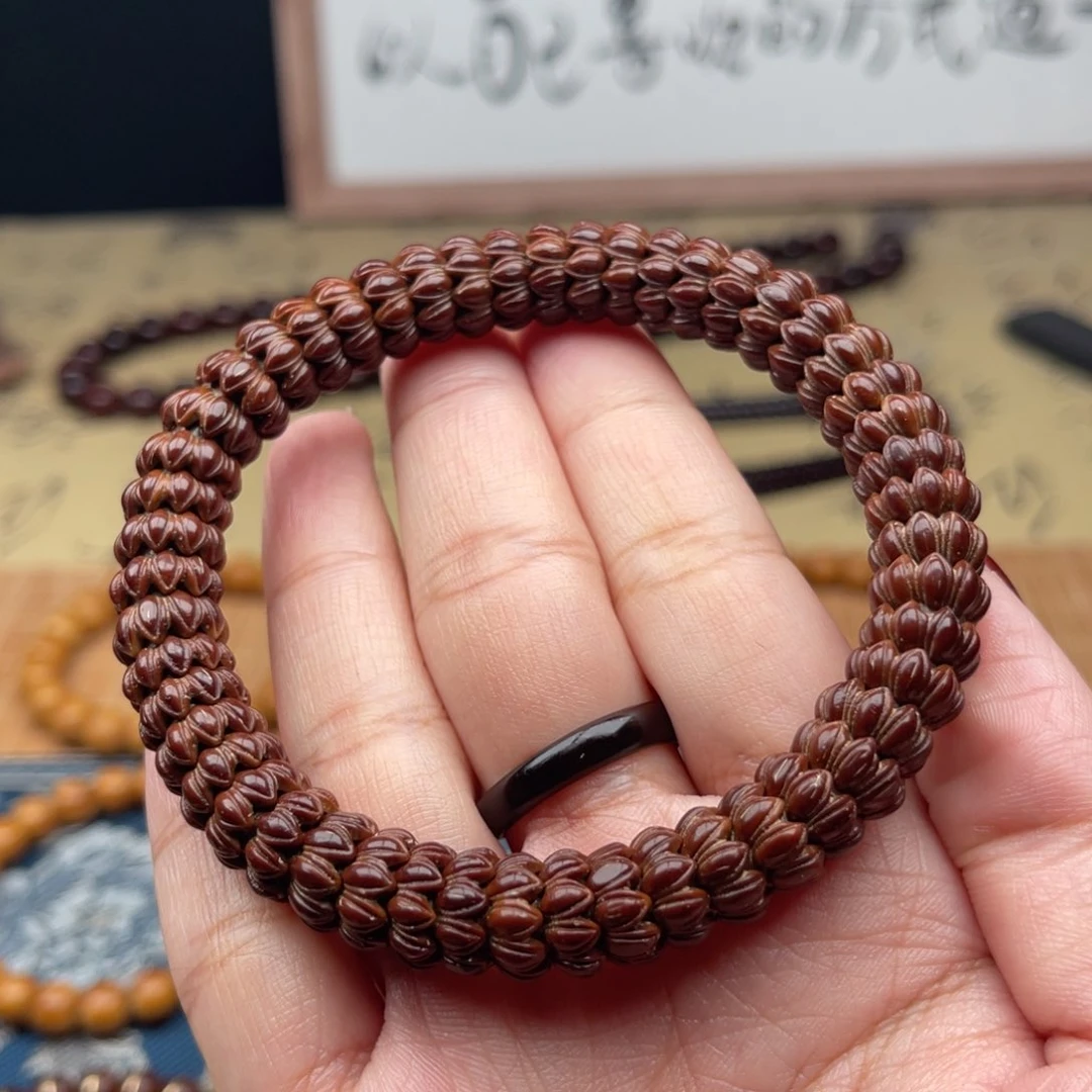 紫金鼠手串雕刻莲花