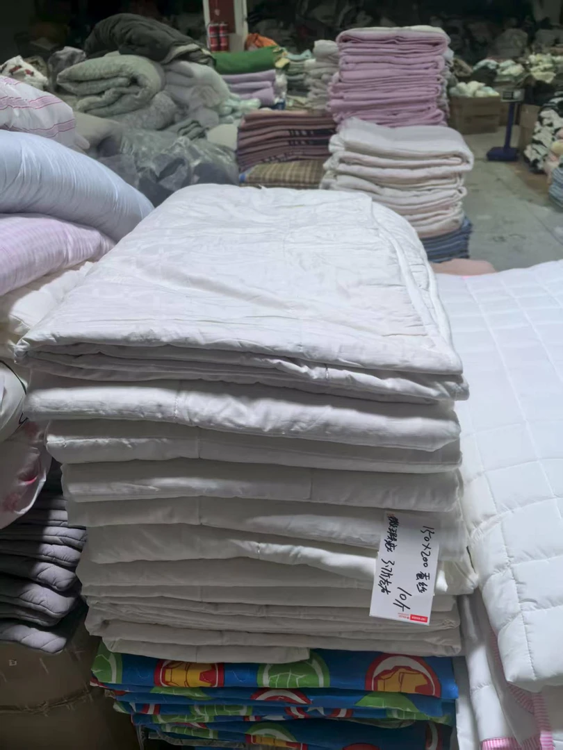 《厚广家》3楼150×200白色系全棉100%柞蚕丝被 发1张3.7斤瑕疵款