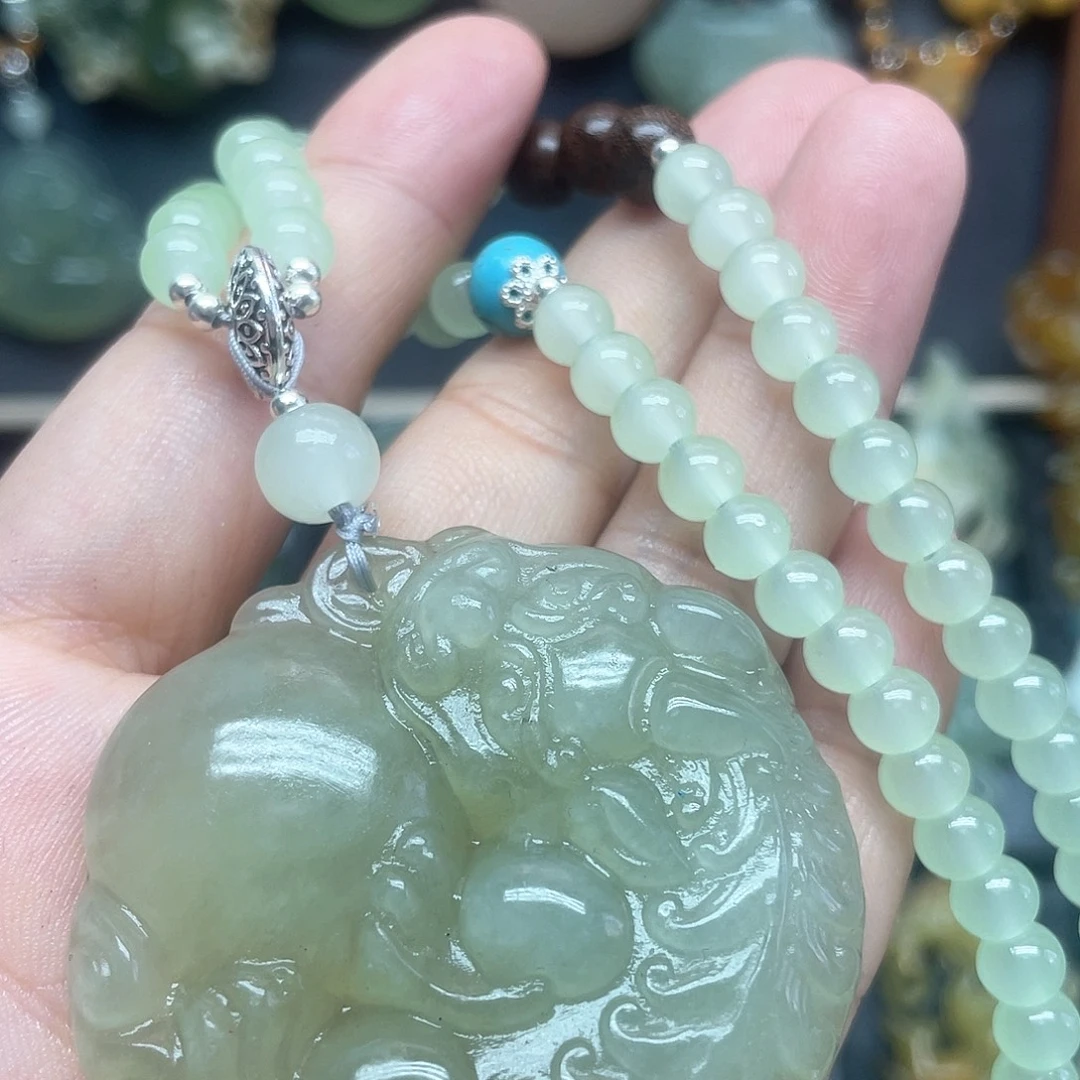 蛇纹石玉未镶嵌颈饰