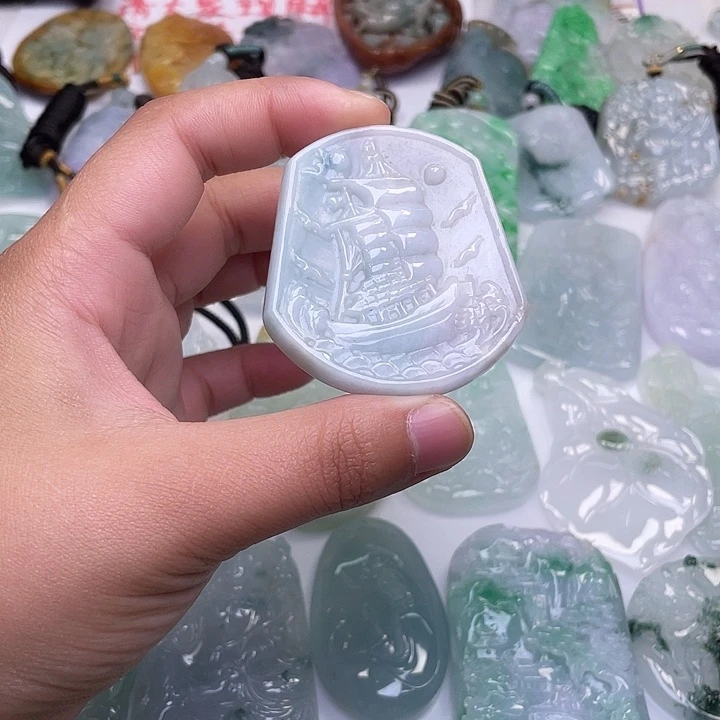 晨***奕翡翠未镶嵌颈饰翡翠