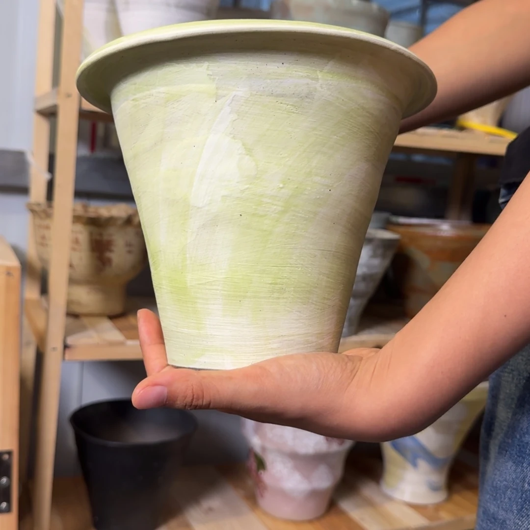 芒***凌景德镇桌面陶瓷花盆