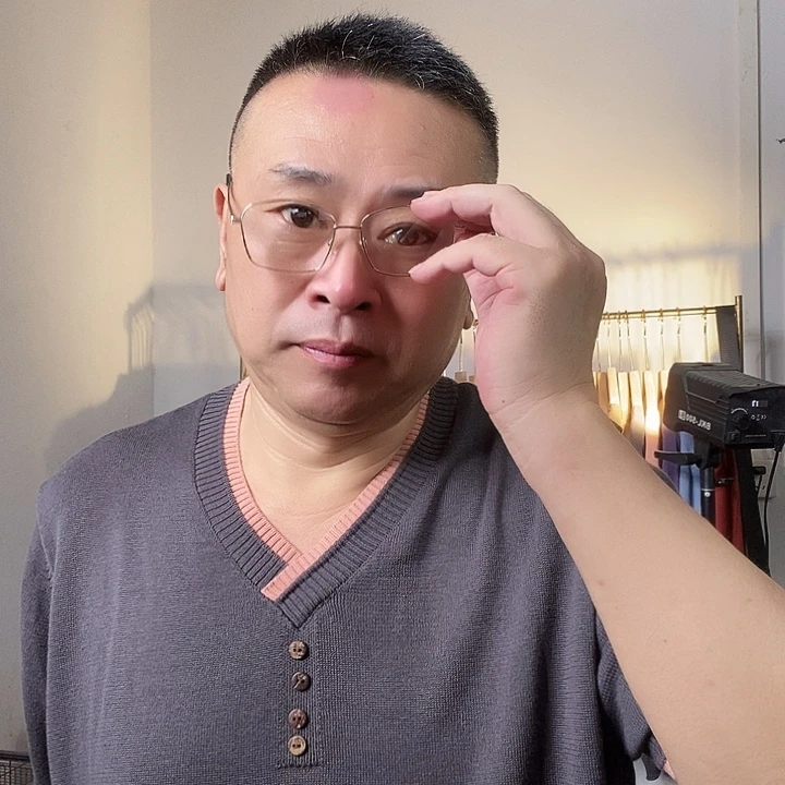 听***音7135 L码 大码女装 哈哈