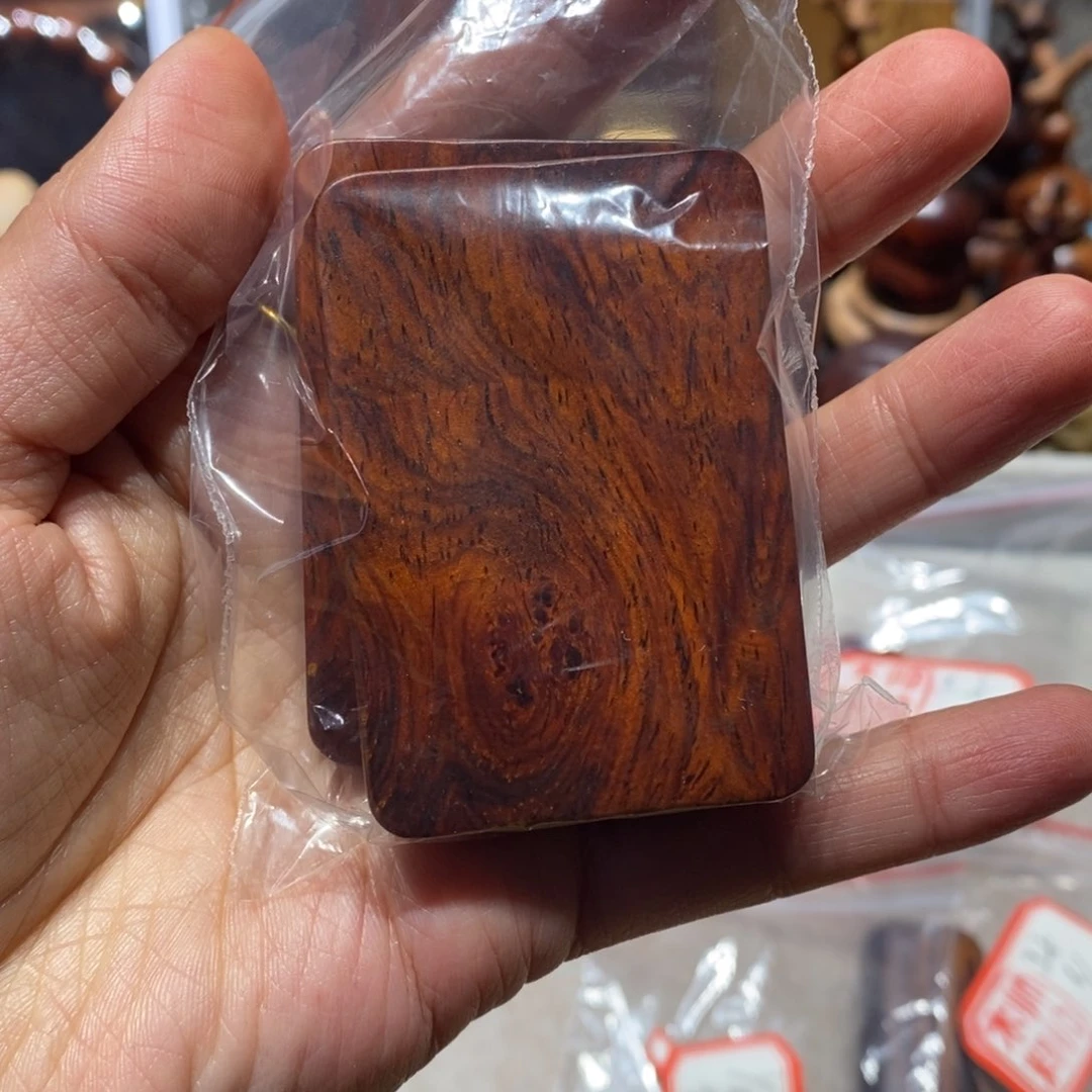 微凹黄檀（南美大红酸枝）王*赫