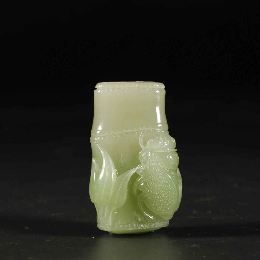 lot8831 和田玉竹节蝉挂坠/云南典藏