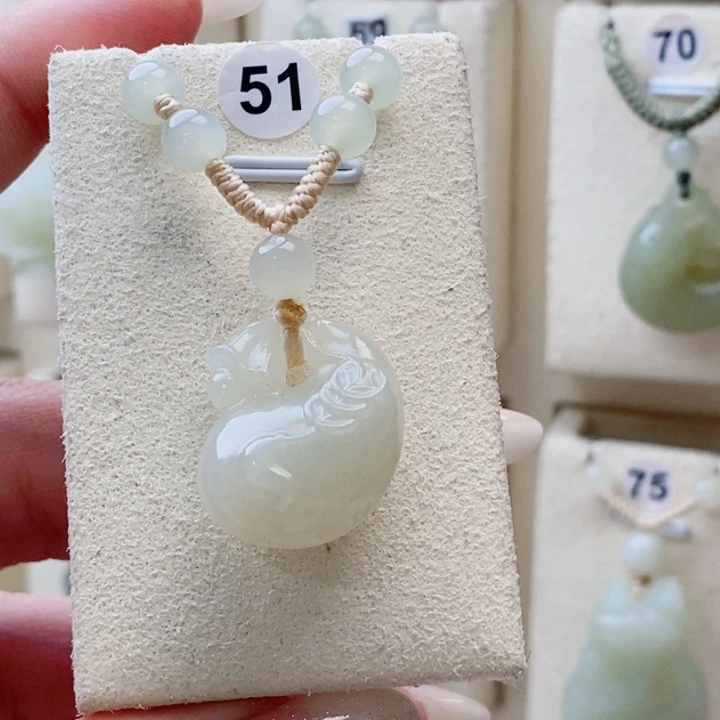 和田玉未镶嵌颈饰