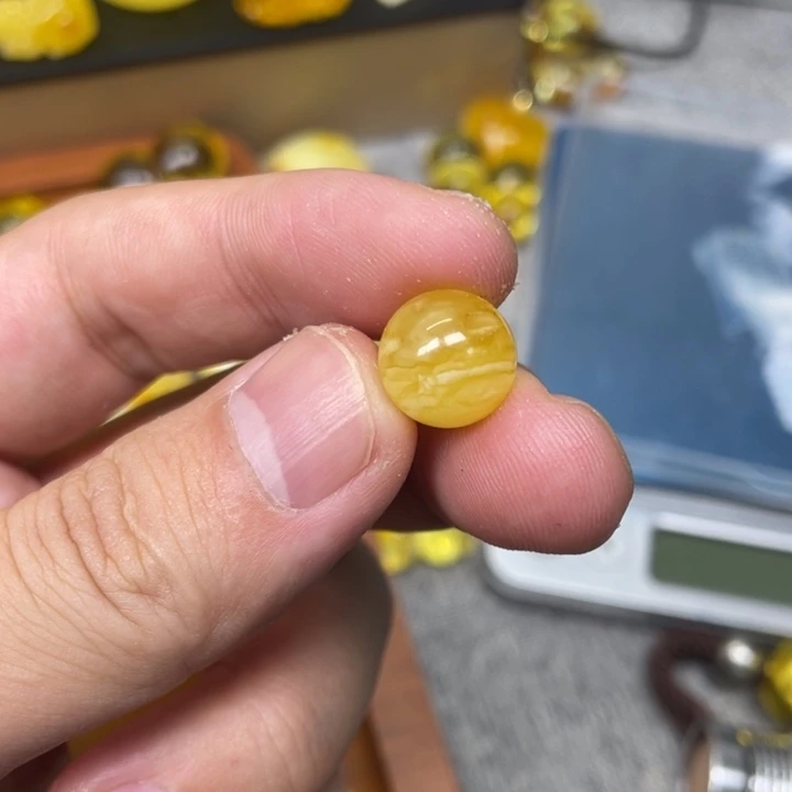 果***茶琥珀未镶嵌珠宝奇石