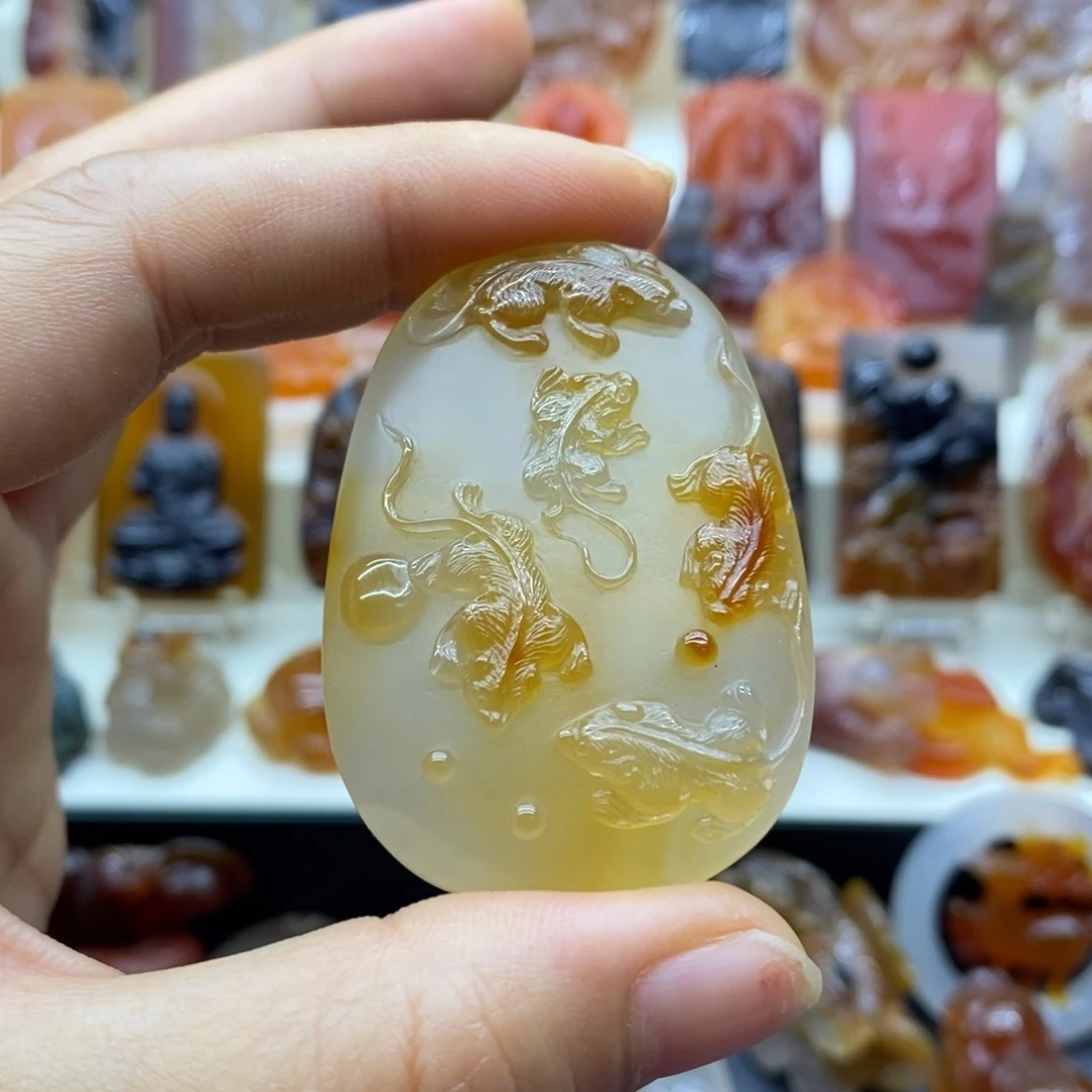 玛瑙/玉髓吊坠(赠链)未镶嵌彪**彪吊坠