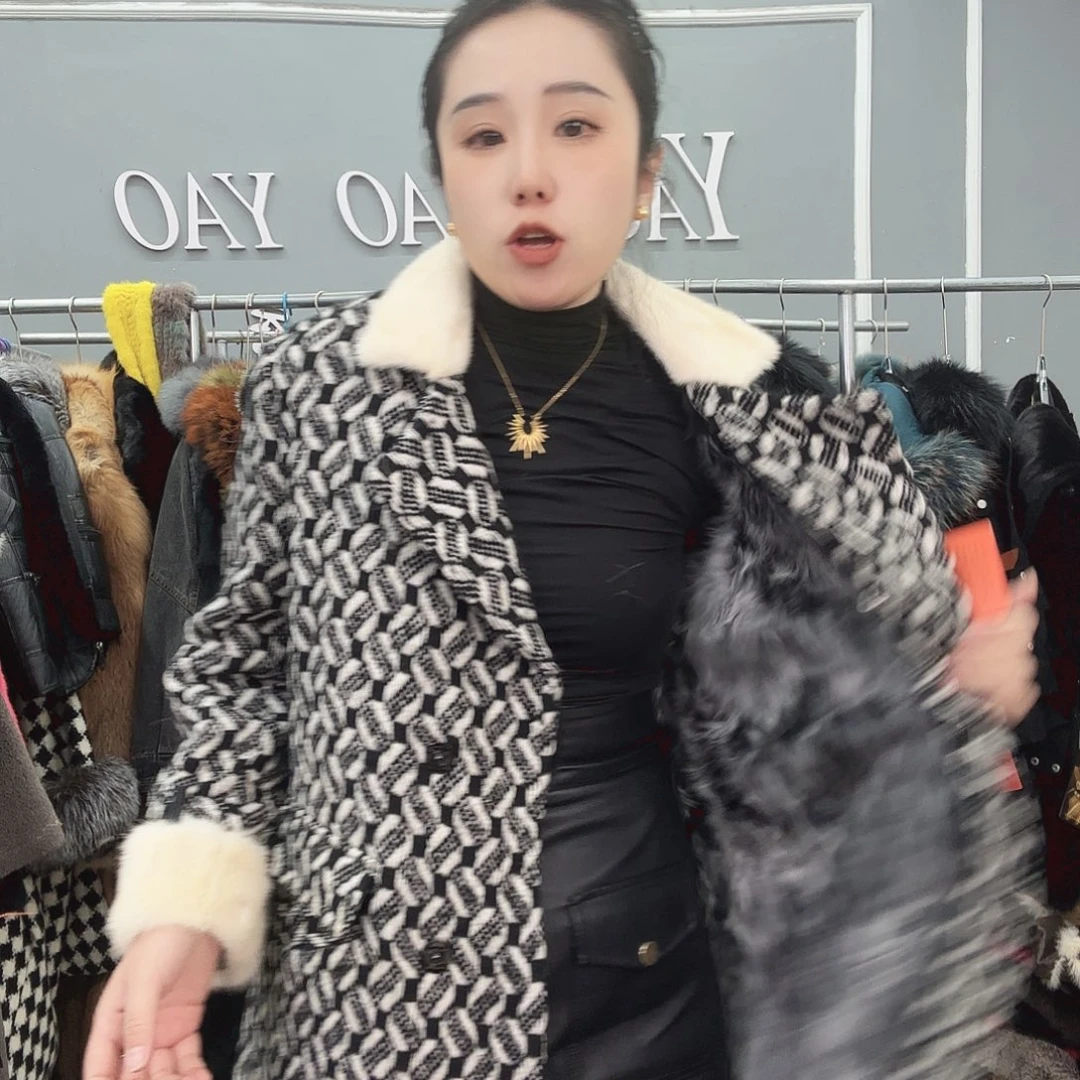 姚小妖家高端皮草