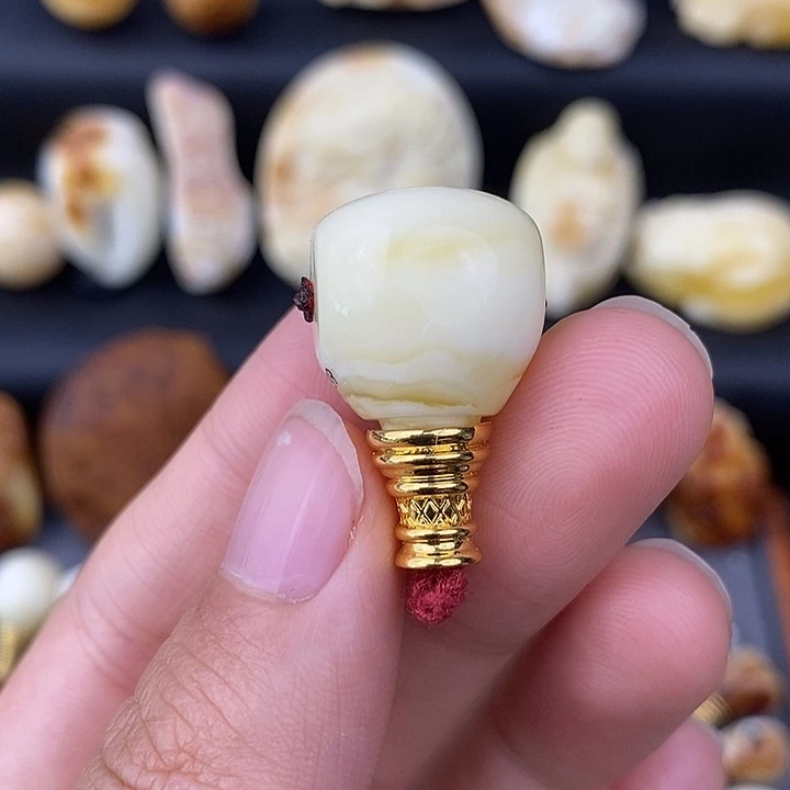 琥珀未镶嵌裸石15三通c739