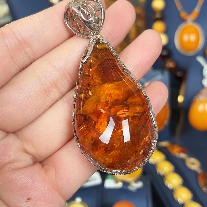 琥珀银S925镀金镶嵌颈饰