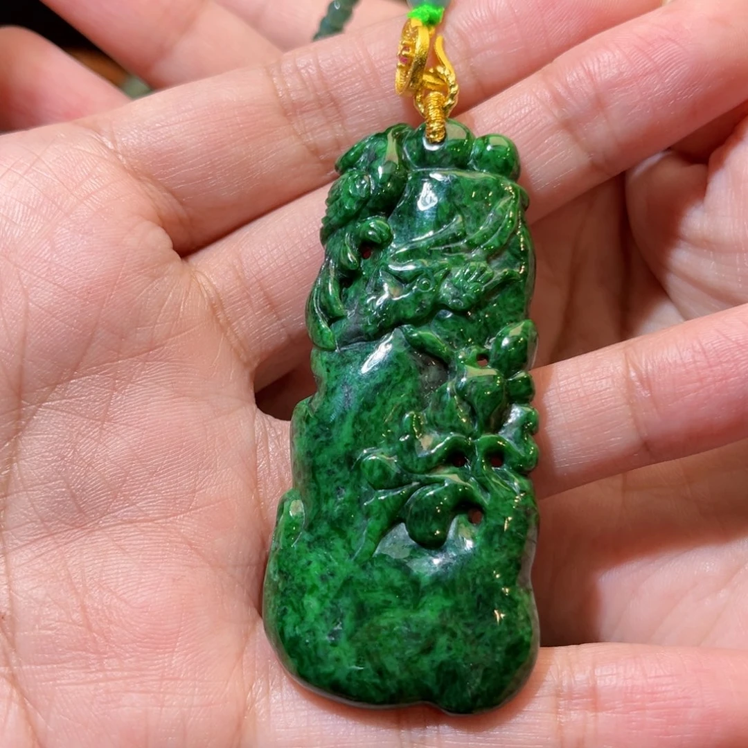 翡翠未镶嵌颈饰待编织