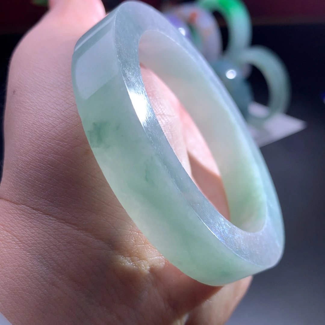 未镶嵌翡翠手镯定制翡翠