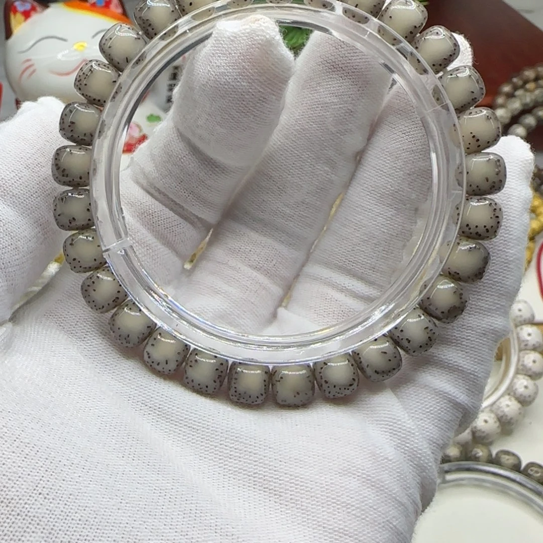 星月菩提手串灰冰糖双流白8×7一朵果