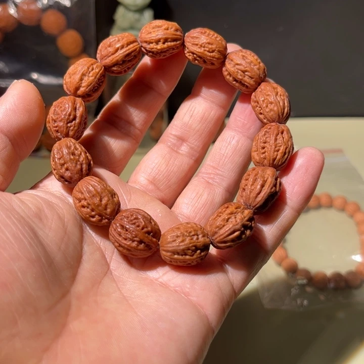 手串文玩核桃…………3