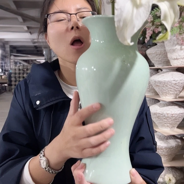 景德镇陶瓷花瓶工厂