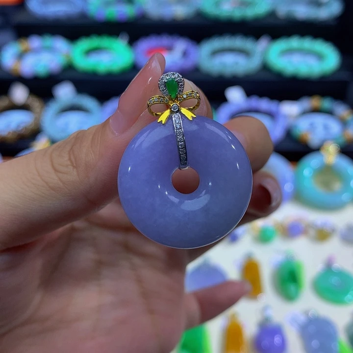 晓***。18K金镶嵌手链翡翠翡翠
